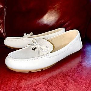 Calvin Klein  Loafers Flat White with Bow Knot Charm Driving Moccasins